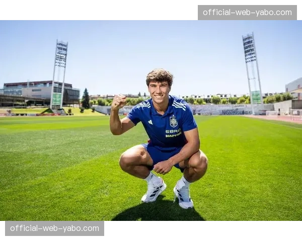 皇马青训贡萨洛可胜任中锋及边锋，双脚均衡身体素质出众成未来支柱